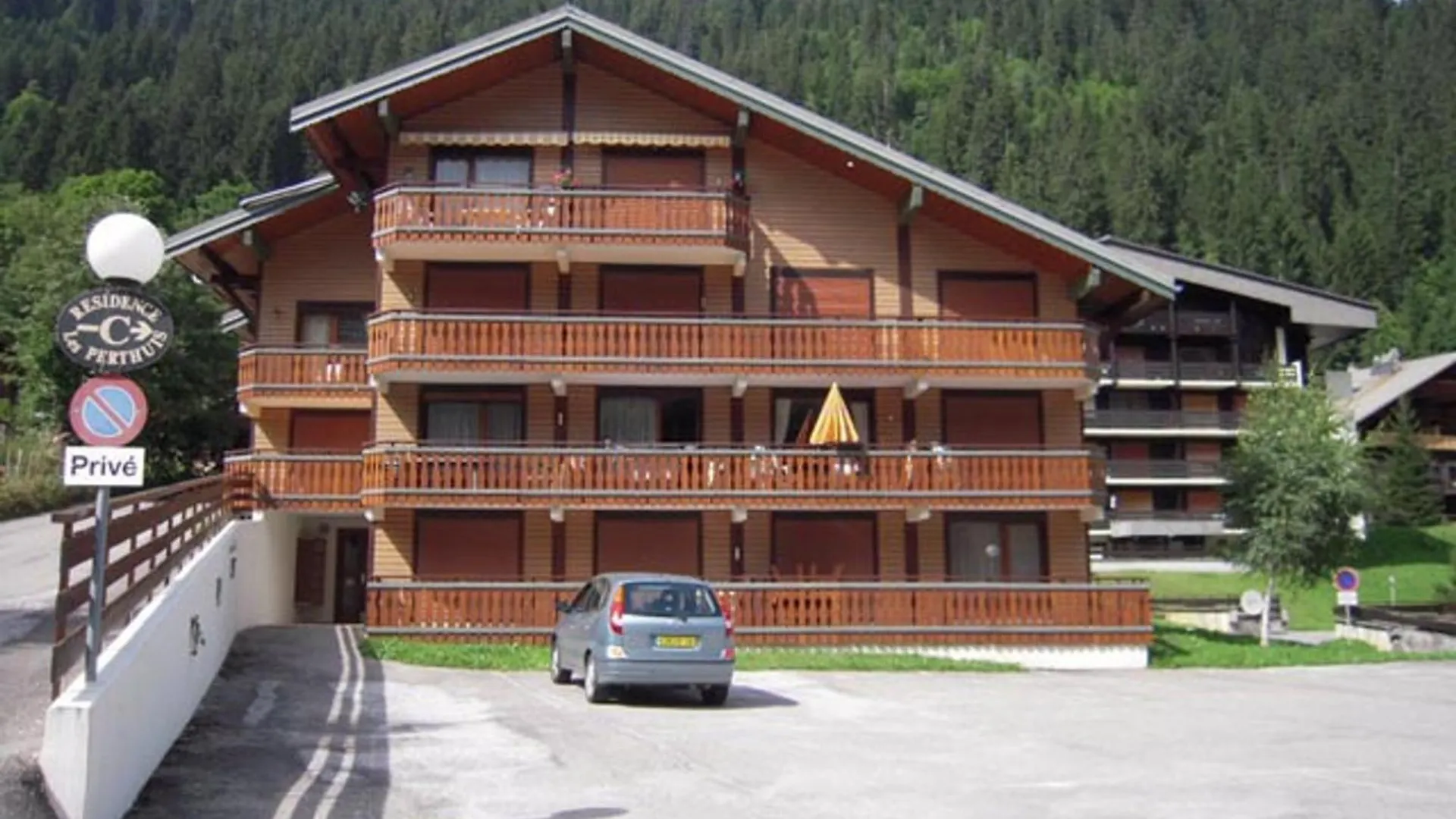 Charmant Appartement Avec Balcon Expose Sud A Chatel - 6 Personnes - Fr-1-198-189 0*,  France