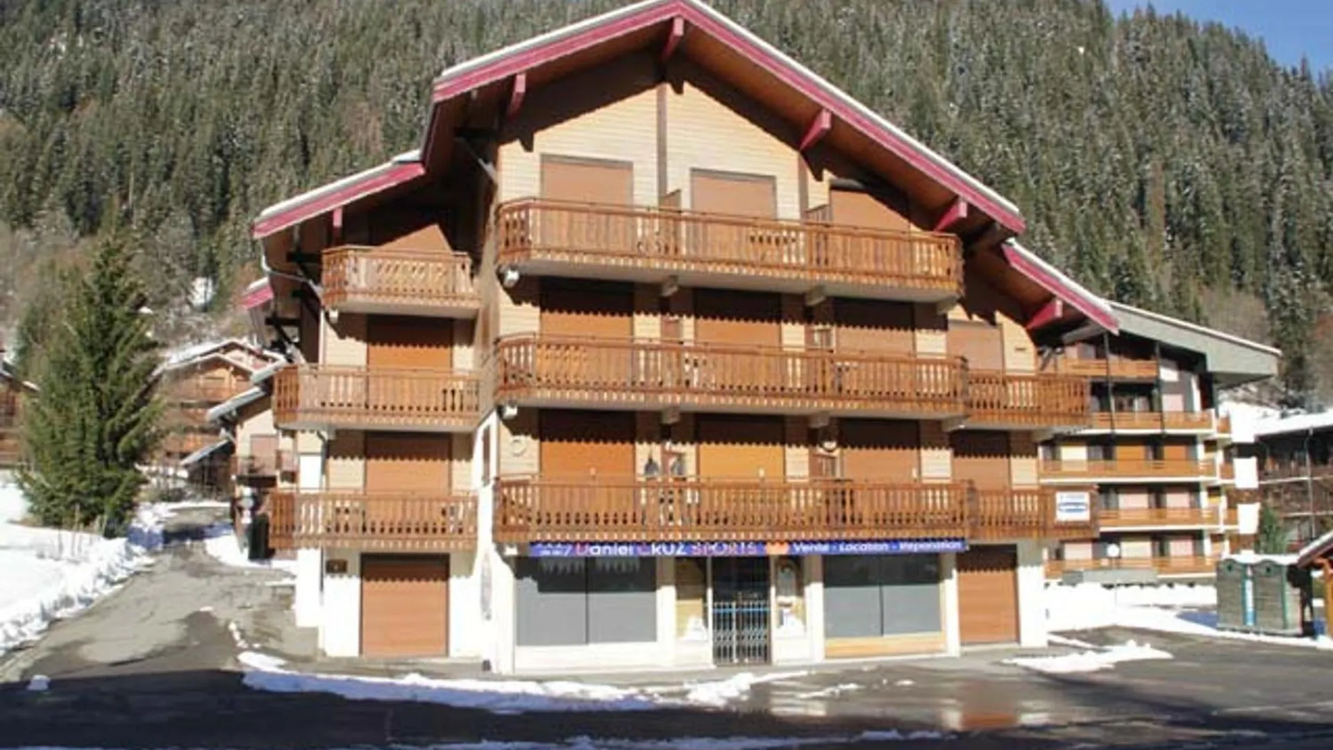 Charmant Appartement Avec Balcon Expose Sud A Chatel - 6 Personnes - Fr-1-198-189